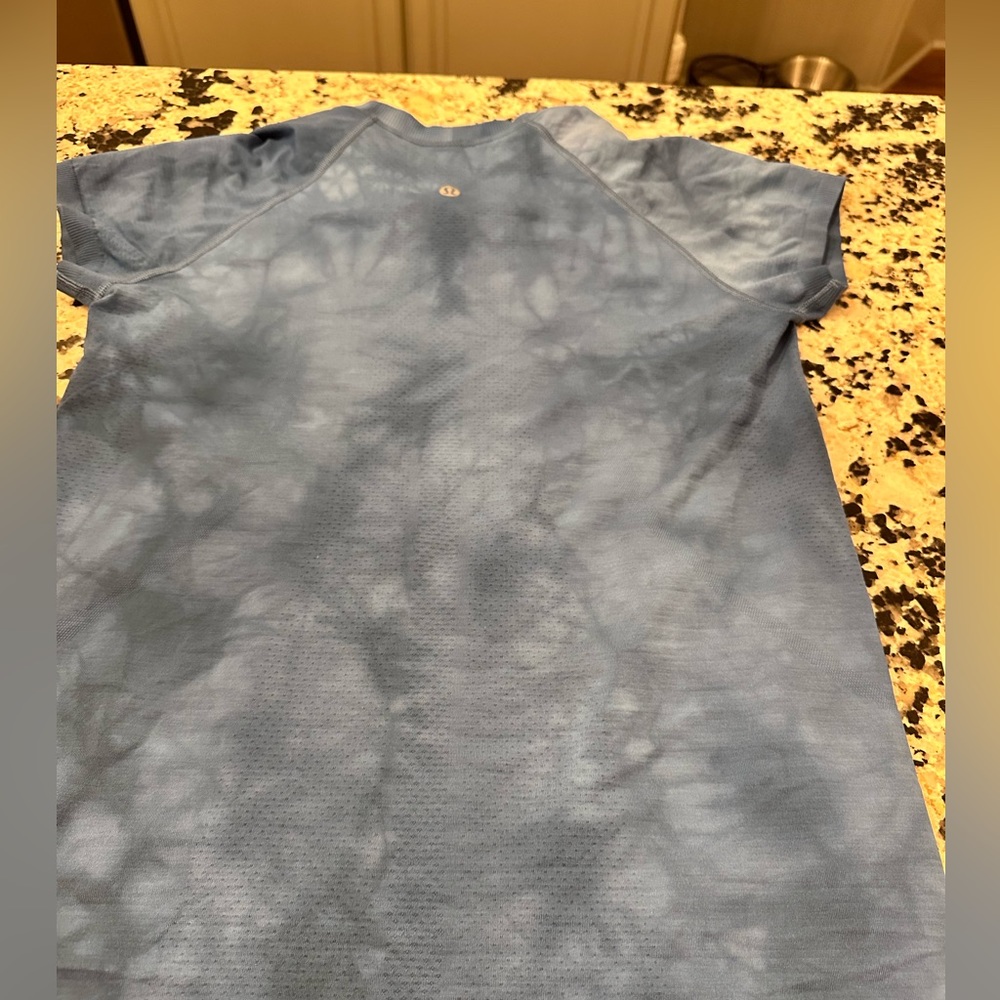 Marble dye commander Lululemon swiftly tech short sleeve 2.0 size 8